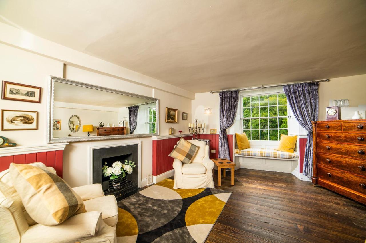 Self Catering Accommodation, Cornerstones, 16Th Century Luxury House Overlooking The River Llangollen Exterior photo
