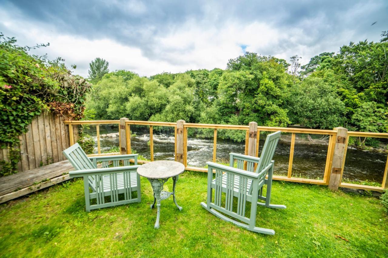 Self Catering Accommodation, Cornerstones, 16Th Century Luxury House Overlooking The River Llangollen Exterior photo
