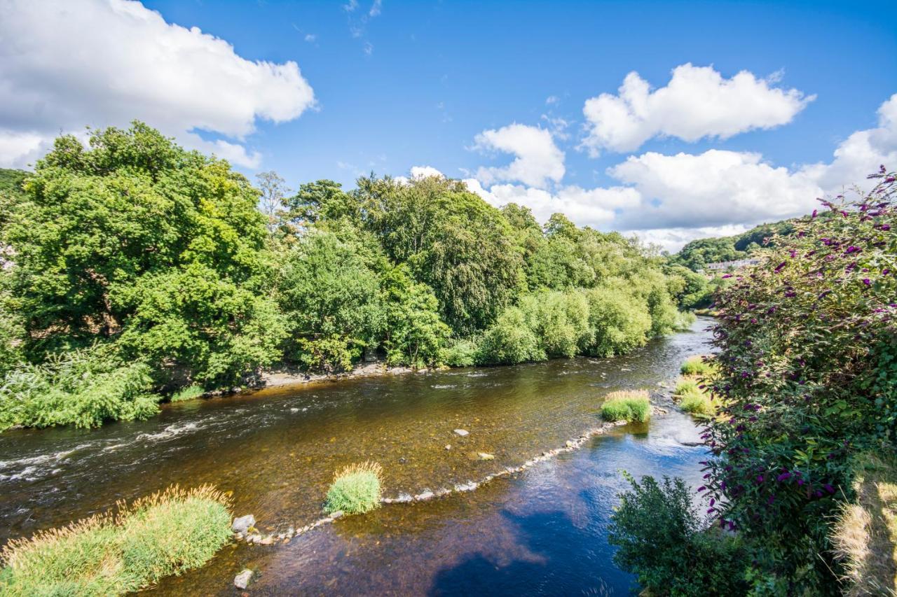 Self Catering Accommodation, Cornerstones, 16Th Century Luxury House Overlooking The River Llangollen Exterior photo